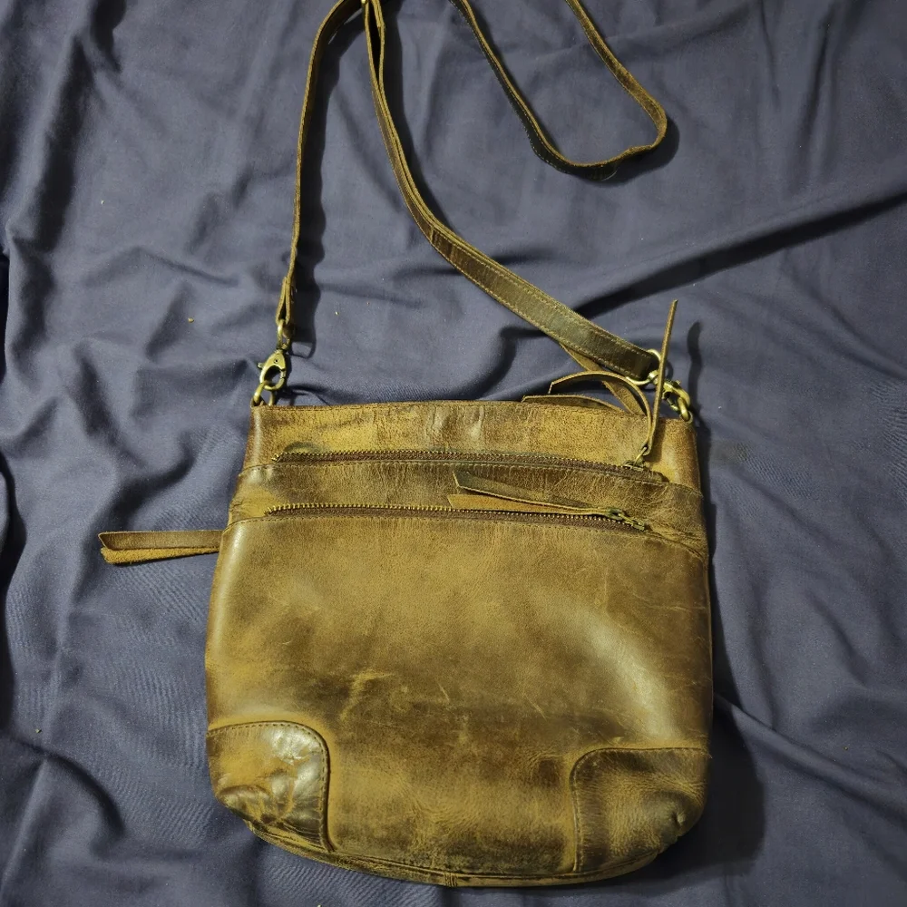KomalC Chestnut Brown Leather Crossbody Bag Worn Leather Vintage Leather